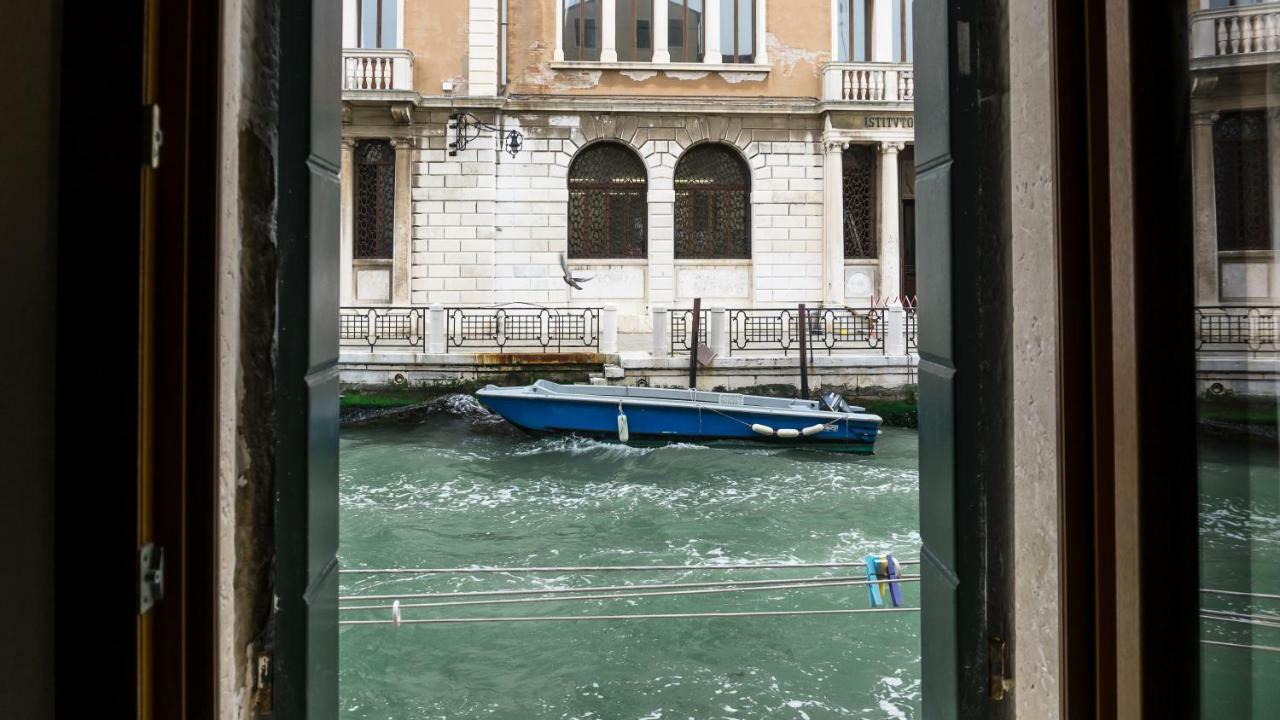 La Gondola - beautiful canal view Venecia Exterior foto